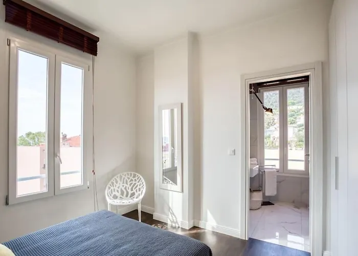 #24 Marie-Claire Suite Sea View/Balcony/Ac/5Min Port